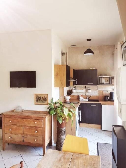 Chez Beroy Apartment Morlaas Bagian luar foto